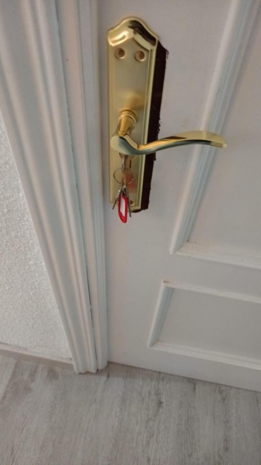 Habitaciones En Apartamento Compartido De Pozuelo De Alarcon Bagian luar foto